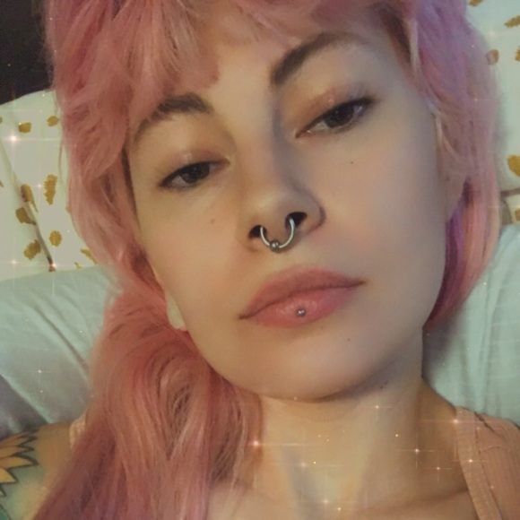 Meet your Posher, Erin - Picture 1 of 1